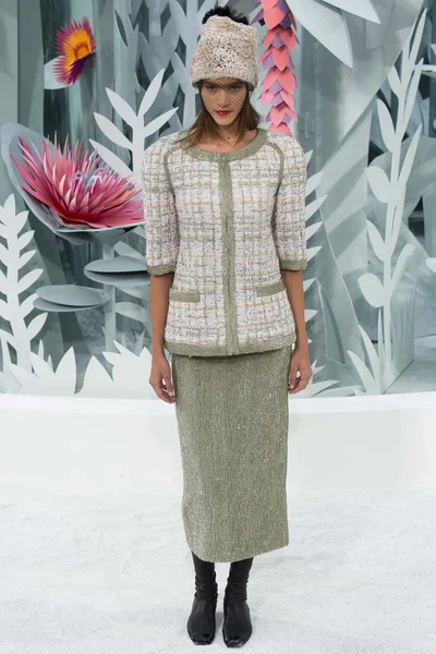 Look 24